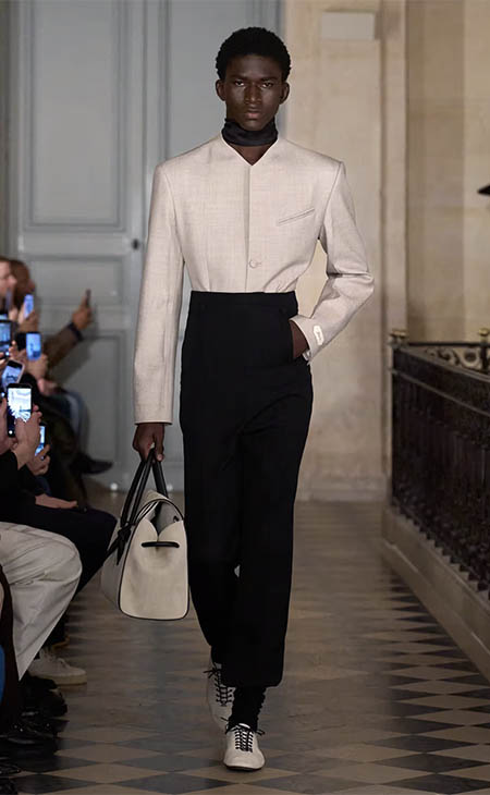 أسبوع باريس للموضة: روح المرح في مجموعة Jacquemus